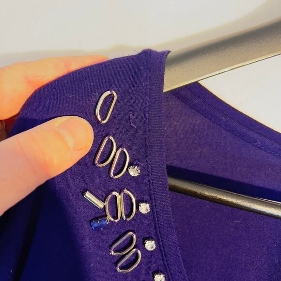 Lane Bryant Sleeveless T-Shirt Woman's 18/20 Cross Graphic Metal Enhancements - Picture 4 of 10